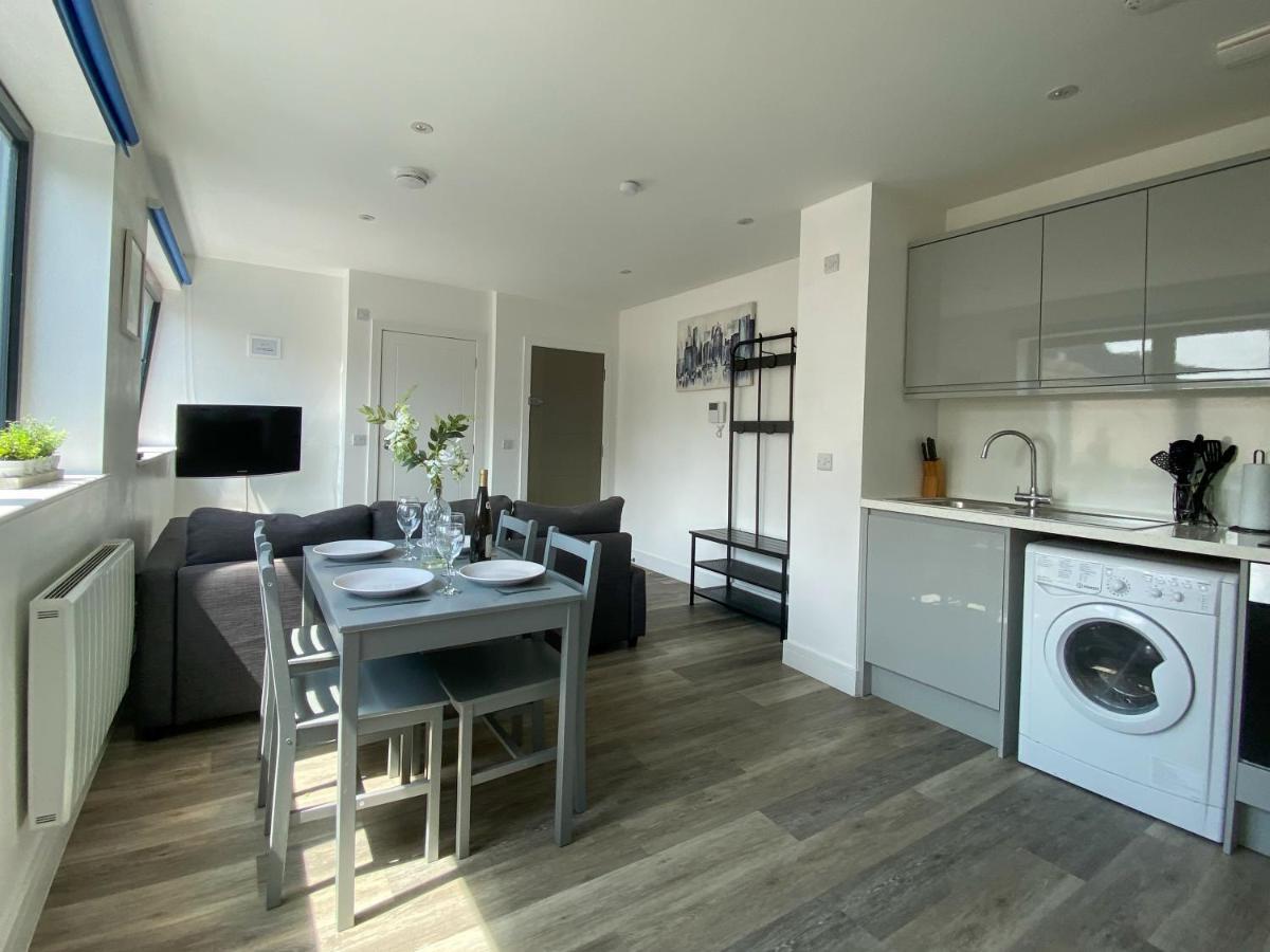 Modern One Bedroom Apartment In Town Centre & 4 Min To The Beach Bournemouth Kültér fotó