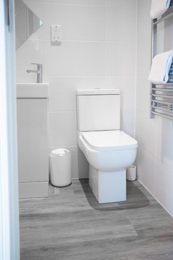 Modern One Bedroom Apartment In Town Centre & 4 Min To The Beach Bournemouth Kültér fotó