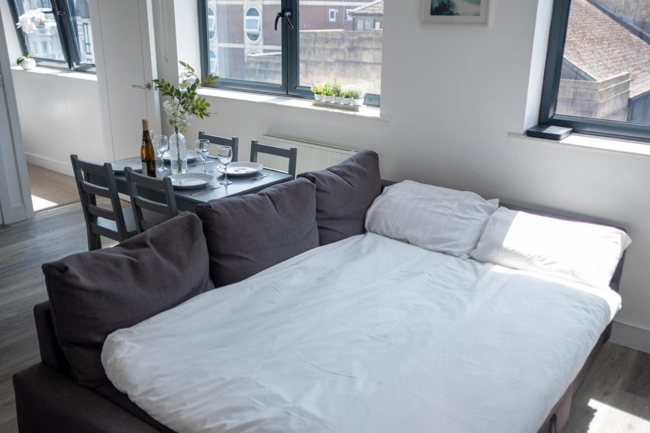 Modern One Bedroom Apartment In Town Centre & 4 Min To The Beach Bournemouth Kültér fotó